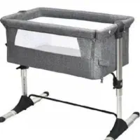 تخت کنار مادر