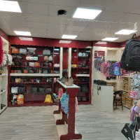 وگذاری غرفه کیف و کفش با شرایط ویژه