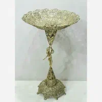 کنار سالنی برنز بانو