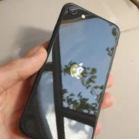 iphone se 2020  در حد پلمپ