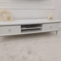 میز تلویزیون در حد نو(۳ماه استفاده شده)