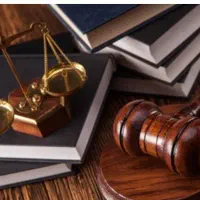 مشاور حقوقی (تحلیل حقوقی دقیق و راهکار های تخصصی)