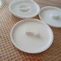 سه عدد درب جای لوله
