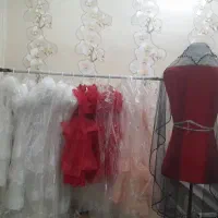 مغازه ۱۴ متری تمیز کاغذ دیواری شده