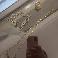 نزدیک ۳۱ گرم طلا ۱۰۰ بالای تابلو