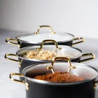 سرویس قابلمه گرانیتی لوکس داخل کرم برفکی