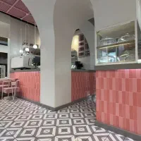 کاشی دست‌ساز مترویی خانه هفت رنگ