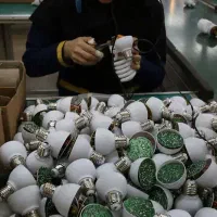 استخدام در خط تولید لامپ