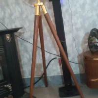 ساعت ایستاده.پایه دار