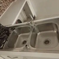 یک عدد سینگ و گاز رو میزی