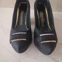 کفش مجلسی زنانه سایز ۳۹ . شیک و کماستفاده.
