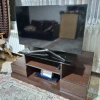 تلویزیون LEDسامسونگ ۴۸ اینچ با میز تلویزیون