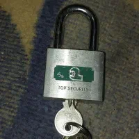 یک عددقفل آویز ایتالیایی با3کلیدیدکی