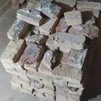 آجر دست دوم تمیز حدود هزار عدد معاوضه با گچ