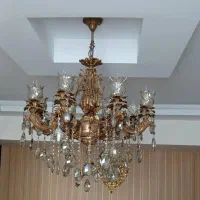 لوستر ۸شاخه برنزی کارشرکتی  به همراه میز فرشته