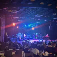 موسیقی زنده کافه همیشگی (هر شب به یادماندنی )