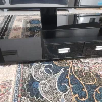 زیرتلویزیونی شیشه ای