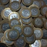 سکه پنجهزار دینار و اسکناس قدیمی