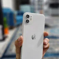 اپل iPhone 11 با حافظهٔ ۱۲۸ گیگابایت