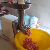چرخ گوشت ناسیونال اصل ژاپن میباشد.