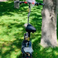 اسکوتری برقی|دوچرخه، اسکیت، اسکوتر|نمشیر, |دیوار