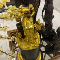 مجسمه برنزی