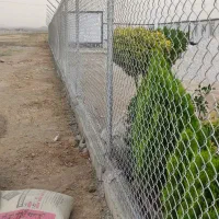 فنس کشی.  نصب پایه انگور.   چاله کنی.  ساخت استخر|خدمات باغبانی و درختکاری|همدان, |دیوار