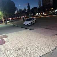 ملک تجاری برخیابان