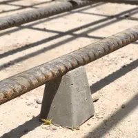 اسپیسر بتنی 7.5 سانتیمتری سنگین|مصالح و تجهیزات ساختمان|شیراز, شهرک بهشتی|دیوار