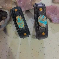 دستبند چرم و مدال فیروزه اصل نیشابور