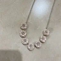 گردنبند و عینک  نو