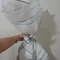 گل مصنوعی آبی و نقره ای