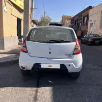 ساندرو اتوماتیک مدل ۹۵|خودرو سواری و وانت|یزد, |دیوار