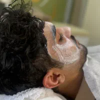 پاکسازی و فیشال درمانی و تخصصی|خدمات آرایشگری و زیبایی|فولادشهر, B4|دیوار