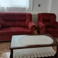مبلمان ۷ نفره و یک میز وسط