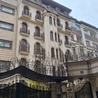 اپارتمان ۲۵۰ متری یخچال