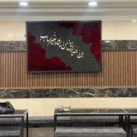 نیازمند ب نیرو وسط کار در قهوه خانه /