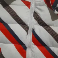 کاپشن فندی|لباس|میانه, |دیوار