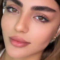 آموزش و انجام تخصصی میکروبلیدینگ ابرو خانم ها