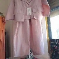 فروش تعدادی از لباسها که  برا مغازه است