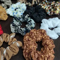 کش موی پارچه ای در رنگبندی متنوع به صورت عمده