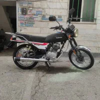 موتورسیکلت ۱۵۰سی سی جی ال پاژنگ