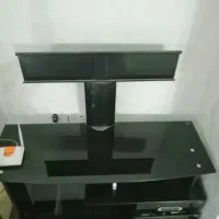 میز تلوزیون در حد نو بدون خط و خش بسیار شیک|میز تلویزیون|شیراز, شهرک گلستان|دیوار