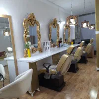 فروش تجهیزات ارایشگاه زنانه و امتیاز ب صورت رایگان|آرایشگاه و سالنهای زیبایی|محمدشهر, همایون ویلا|دیوار