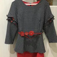 کت و دامن|لباس|اصفهان, ناژوان|دیوار