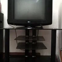 تلویزیون ال جی، همراه با میز.