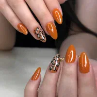 کاشت وزیبایی ناخن با قیمت ویژه