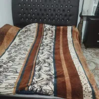 با میز