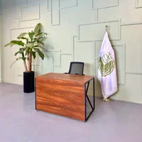 میز کارمندی مدرن و مینیمال، کتابخانه پایه فلزی