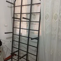 تخت اهنی